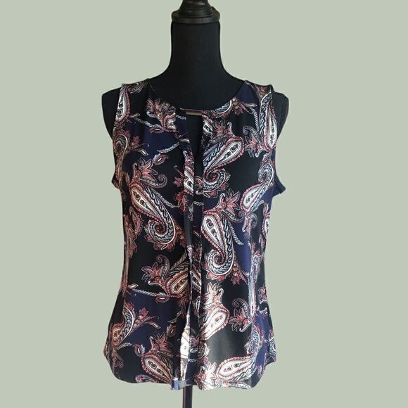 ⭐️ 3 for $30 White House Black Market Paisley Silver Center Clasp Tank Blouse. - Picture 2 of 8